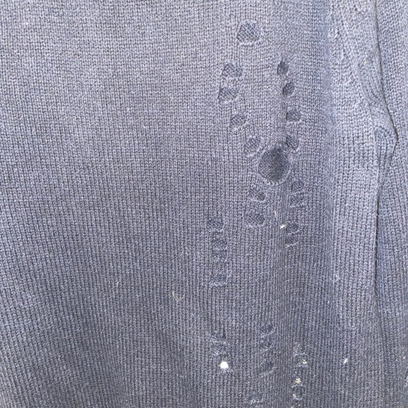 Black sweater with zips fits BIG - Picture 6 of 6